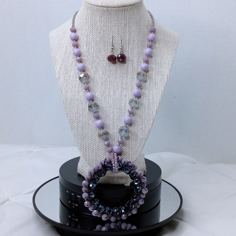Crystal Beaded Circle Pendant Short Necklace Set